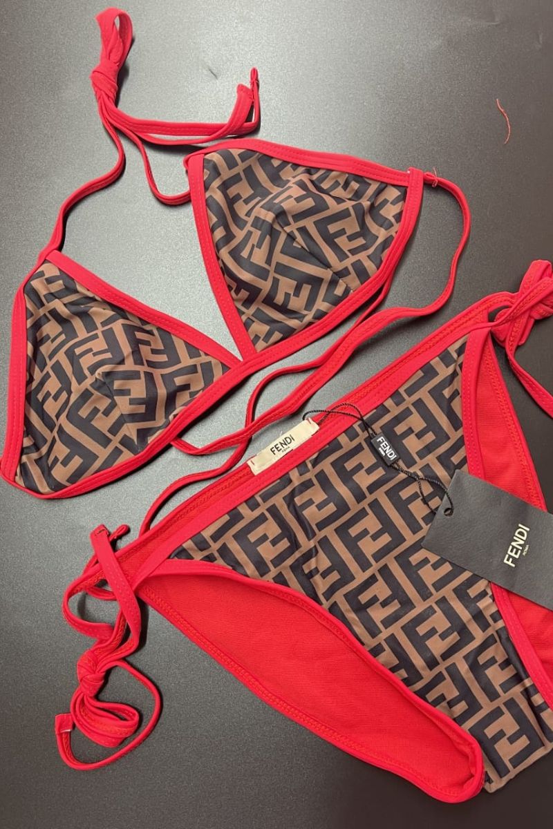 BIKINI FEN CON RIFINITURE ROSSE